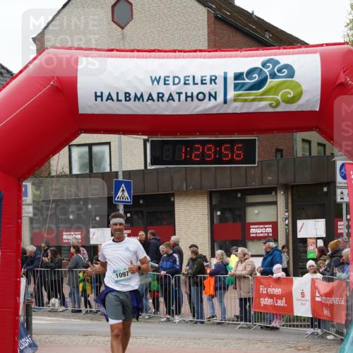 04.05.2025 - 8. Wedeler Halbmarathon Felixshl http://msf.ph/oto/7817415 04.05.2025 11:29:54 Ziel 1097 meine-sportfotos.de