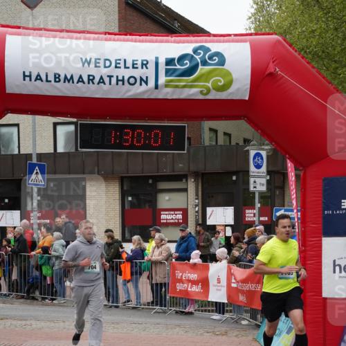 04.05.2025 - 8. Wedeler Halbmarathon Felixshl http://msf.ph/oto/7817427 04.05.2025 11:29:59 Ziel 704, 1097, 1133 meine-sportfotos.de