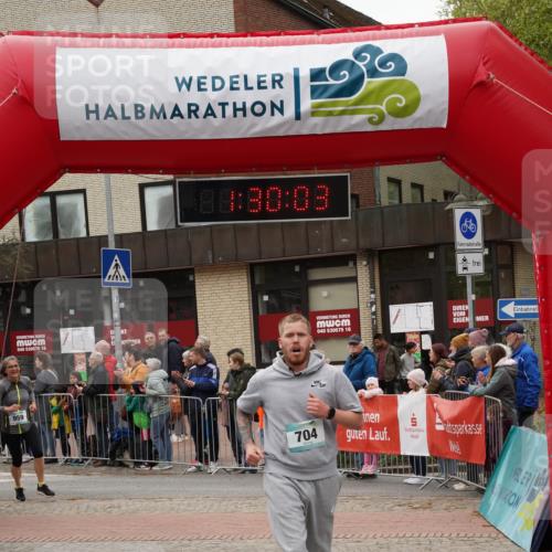 04.05.2025 - 8. Wedeler Halbmarathon Felixshl http://msf.ph/oto/7817434 04.05.2025 11:30:01 Ziel 704, 959, 1133 meine-sportfotos.de