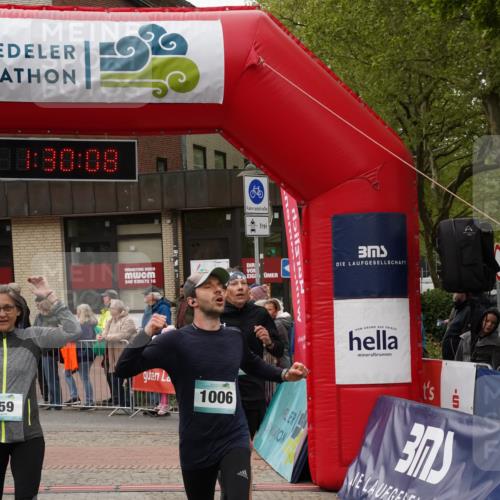 04.05.2025 - 8. Wedeler Halbmarathon Felixshl http://msf.ph/oto/7817442 04.05.2025 11:30:06 Ziel 454, 567, 575, 704, 959, 1006, 1133 meine-sportfotos.de