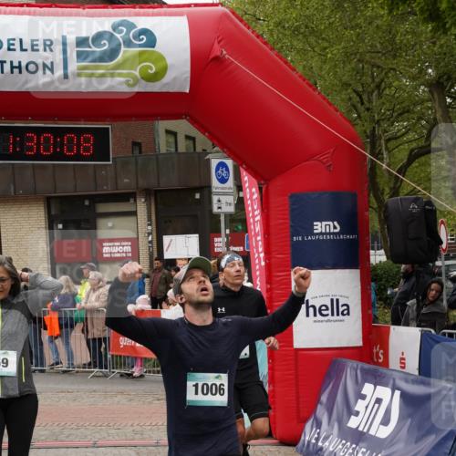 04.05.2025 - 8. Wedeler Halbmarathon Felixshl http://msf.ph/oto/7817443 04.05.2025 11:30:06 Ziel 454, 567, 575, 704, 959, 1006, 1133 meine-sportfotos.de