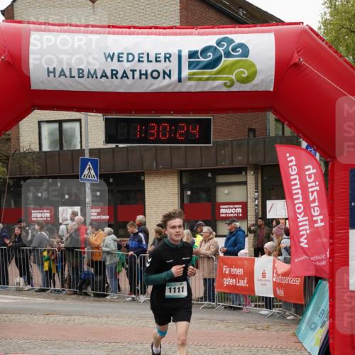 04.05.2025 - 8. Wedeler Halbmarathon Felixshl http://msf.ph/oto/7817467 04.05.2025 11:30:22 Ziel 514, 929, 1111 meine-sportfotos.de