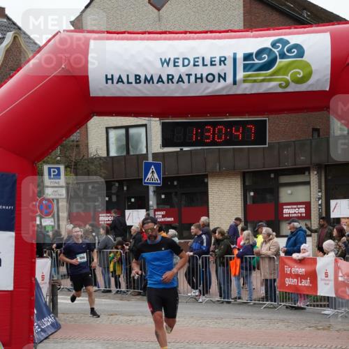 04.05.2025 - 8. Wedeler Halbmarathon Felixshl http://msf.ph/oto/7817506 04.05.2025 11:30:45 Ziel 659, 996 meine-sportfotos.de
