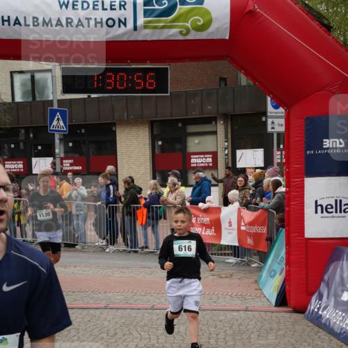04.05.2025 - 8. Wedeler Halbmarathon Felixshl http://msf.ph/oto/7817529 04.05.2025 11:30:54 Ziel 155, 610, 616, 656, 996, 1130 meine-sportfotos.de