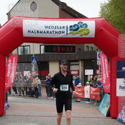 04.05.2025 - 8. Wedeler Halbmarathon Felixshl http://msf.ph/oto/7817560 04.05.2025 11:31:09 Ziel 177, 359, 574, 843 meine-sportfotos.de