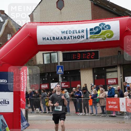 04.05.2025 - 8. Wedeler Halbmarathon Felixshl http://msf.ph/oto/7817563 04.05.2025 11:31:20 Ziel 840, 934 meine-sportfotos.de