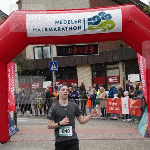 04.05.2025 - 8. Wedeler Halbmarathon Felixshl http://msf.ph/oto/7817569 04.05.2025 11:31:21 Ziel 840, 934 meine-sportfotos.de