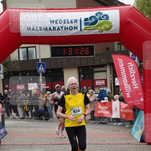 04.05.2025 - 8. Wedeler Halbmarathon Felixshl http://msf.ph/oto/7817576 04.05.2025 11:31:24 Ziel 840, 863, 934 meine-sportfotos.de