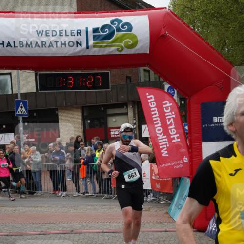 04.05.2025 - 8. Wedeler Halbmarathon Felixshl http://msf.ph/oto/7817580 04.05.2025 11:31:25 Ziel 840, 863, 934 meine-sportfotos.de