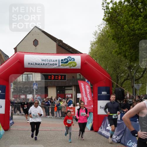 04.05.2025 - 8. Wedeler Halbmarathon Felixshl http://msf.ph/oto/7817590 04.05.2025 11:31:29 Ziel 77, 699, 863, 934, 1039, 1041, 1124 meine-sportfotos.de
