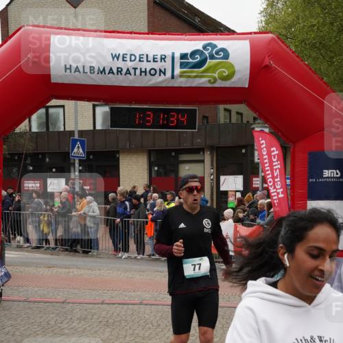 04.05.2025 - 8. Wedeler Halbmarathon Felixshl http://msf.ph/oto/7817598 04.05.2025 11:31:32 Ziel 77, 699, 1039, 1041, 1124 meine-sportfotos.de