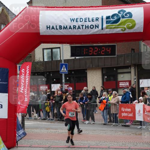 04.05.2025 - 8. Wedeler Halbmarathon Felixshl http://msf.ph/oto/7817650 04.05.2025 11:32:22 Ziel 236, 1027 meine-sportfotos.de