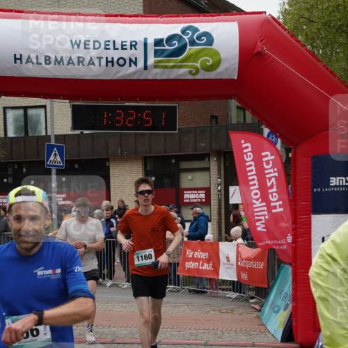 04.05.2025 - 8. Wedeler Halbmarathon Felixshl http://msf.ph/oto/7817715 04.05.2025 11:32:49 Ziel 33, 356, 1053, 1092, 1160 meine-sportfotos.de