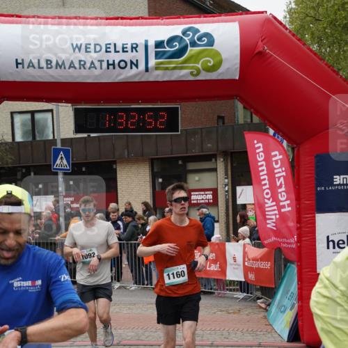 04.05.2025 - 8. Wedeler Halbmarathon Felixshl http://msf.ph/oto/7817718 04.05.2025 11:32:50 Ziel 33, 356, 1053, 1092, 1160 meine-sportfotos.de
