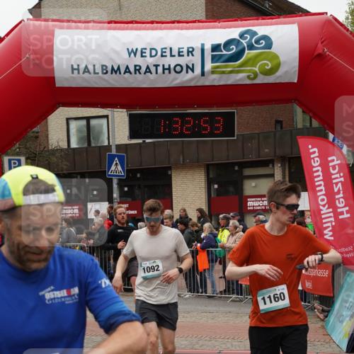 04.05.2025 - 8. Wedeler Halbmarathon Felixshl http://msf.ph/oto/7817720 04.05.2025 11:32:51 Ziel 33, 356, 1053, 1092, 1160 meine-sportfotos.de