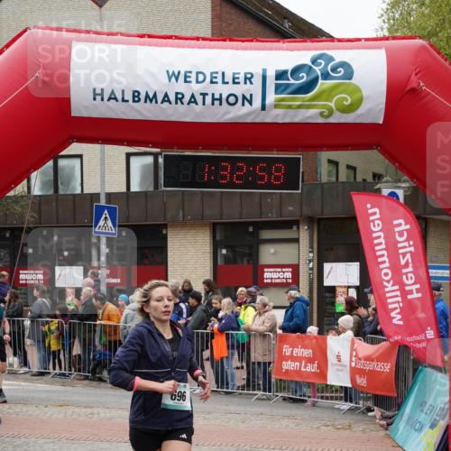 04.05.2025 - 8. Wedeler Halbmarathon Felixshl http://msf.ph/oto/7817735 04.05.2025 11:32:56 Ziel 33, 446, 696, 968, 1092 meine-sportfotos.de
