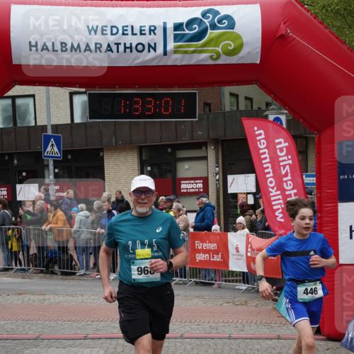 04.05.2025 - 8. Wedeler Halbmarathon Felixshl http://msf.ph/oto/7817743 04.05.2025 11:32:59 Ziel 446, 696, 711, 968, 1122 meine-sportfotos.de