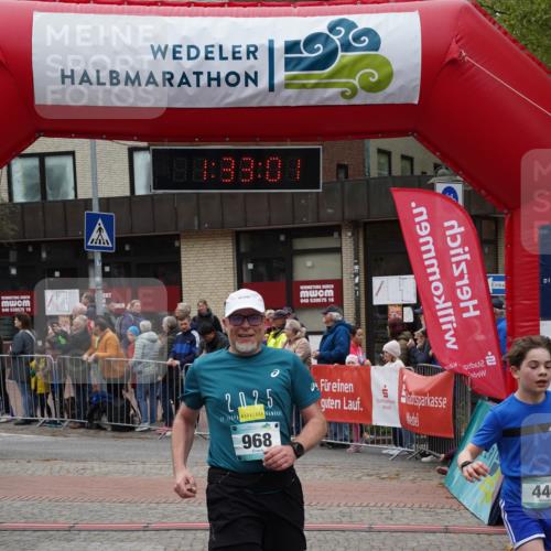 04.05.2025 - 8. Wedeler Halbmarathon Felixshl http://msf.ph/oto/7817744 04.05.2025 11:32:59 Ziel 446, 696, 711, 968, 1122 meine-sportfotos.de
