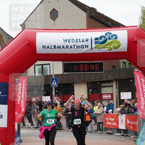 04.05.2025 - 8. Wedeler Halbmarathon Felixshl http://msf.ph/oto/7817822 04.05.2025 11:33:43 Ziel 916, 1128, 1134 meine-sportfotos.de