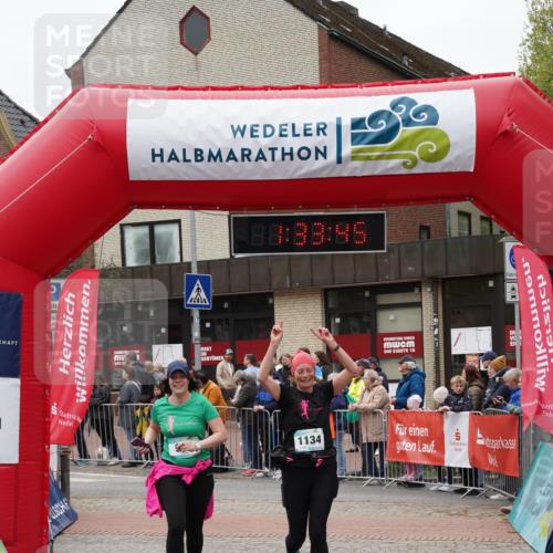 04.05.2025 - 8. Wedeler Halbmarathon Felixshl http://msf.ph/oto/7817824 04.05.2025 11:33:43 Ziel 916, 1128, 1134 meine-sportfotos.de