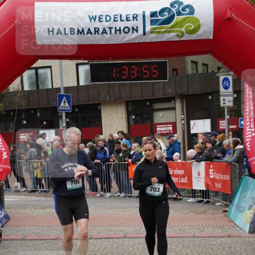 04.05.2025 - 8. Wedeler Halbmarathon Felixshl http://msf.ph/oto/7817843 04.05.2025 11:33:53 Ziel 336, 700, 703 meine-sportfotos.de
