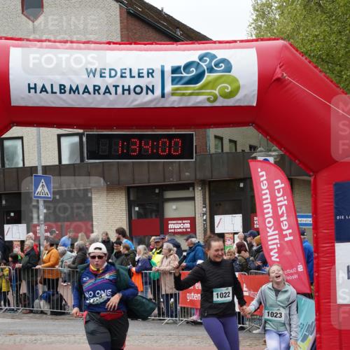 04.05.2025 - 8. Wedeler Halbmarathon Felixshl http://msf.ph/oto/7817851 04.05.2025 11:33:58 Ziel 700, 703, 1022, 1023, 1116 meine-sportfotos.de