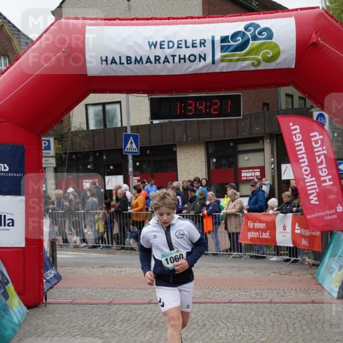 04.05.2025 - 8. Wedeler Halbmarathon Felixshl http://msf.ph/oto/7817876 04.05.2025 11:34:19 Ziel 58, 1060 meine-sportfotos.de