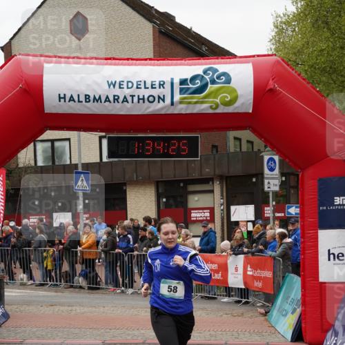 04.05.2025 - 8. Wedeler Halbmarathon Felixshl http://msf.ph/oto/7817880 04.05.2025 11:34:23 Ziel 58, 1060 meine-sportfotos.de