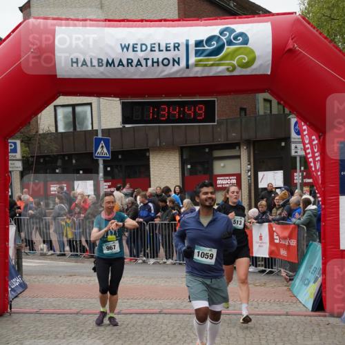 04.05.2025 - 8. Wedeler Halbmarathon Felixshl http://msf.ph/oto/7817908 04.05.2025 11:34:47 Ziel 513, 652, 678, 967, 1059, 1206 meine-sportfotos.de