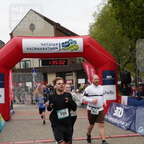 04.05.2025 - 8. Wedeler Halbmarathon Felixshl http://msf.ph/oto/7817938 04.05.2025 11:35:00 Ziel 662, 755, 793, 822, 823, 1103 meine-sportfotos.de