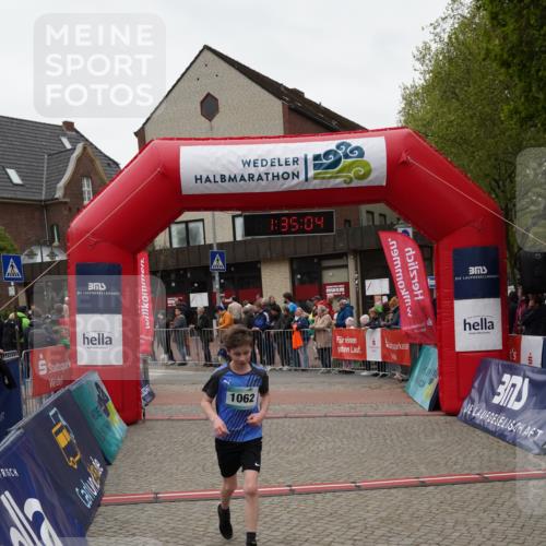 04.05.2025 - 8. Wedeler Halbmarathon Felixshl http://msf.ph/oto/7817941 04.05.2025 11:35:02 Ziel 755, 793, 822, 823 meine-sportfotos.de