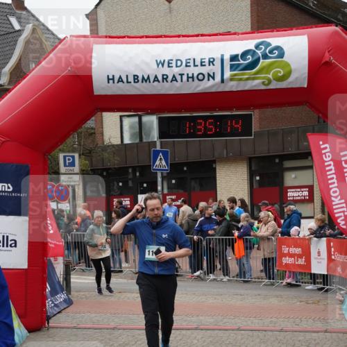 04.05.2025 - 8. Wedeler Halbmarathon Felixshl http://msf.ph/oto/7817956 04.05.2025 11:35:12 Ziel 679, 732, 1029, 1164 meine-sportfotos.de