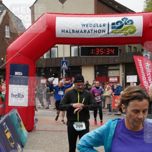 04.05.2025 - 8. Wedeler Halbmarathon Felixshl http://msf.ph/oto/7817994 04.05.2025 11:35:32 Ziel 637, 709, 893, 947, 1046, 1117, 1121 meine-sportfotos.de
