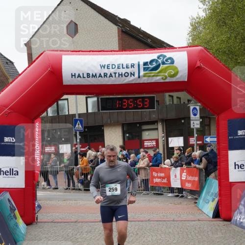 04.05.2025 - 8. Wedeler Halbmarathon Felixshl http://msf.ph/oto/7818028 04.05.2025 11:35:51 Ziel 259, 775 meine-sportfotos.de