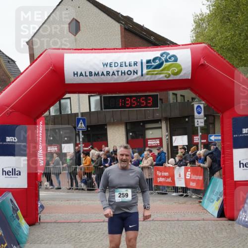 04.05.2025 - 8. Wedeler Halbmarathon Felixshl http://msf.ph/oto/7818030 04.05.2025 11:35:51 Ziel 259, 775 meine-sportfotos.de