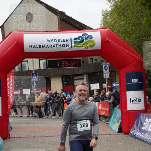 04.05.2025 - 8. Wedeler Halbmarathon Felixshl http://msf.ph/oto/7818034 04.05.2025 11:35:52 Ziel 259 meine-sportfotos.de