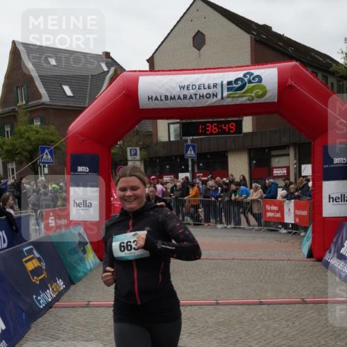 04.05.2025 - 8. Wedeler Halbmarathon Felixshl http://msf.ph/oto/7818108 04.05.2025 11:36:47 Ziel 290, 393, 526, 593, 663, 1048 meine-sportfotos.de