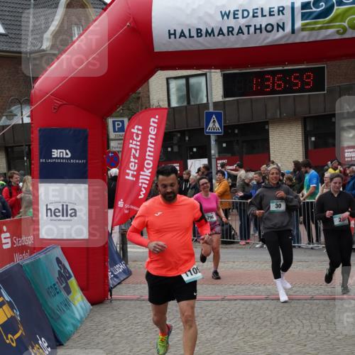 04.05.2025 - 8. Wedeler Halbmarathon Felixshl http://msf.ph/oto/7818120 04.05.2025 11:36:57 Ziel 25, 30, 796, 1020, 1109 meine-sportfotos.de