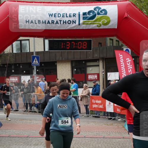 04.05.2025 - 8. Wedeler Halbmarathon Felixshl http://msf.ph/oto/7818136 04.05.2025 11:37:06 Ziel 265, 594, 654, 1028, 1141 meine-sportfotos.de