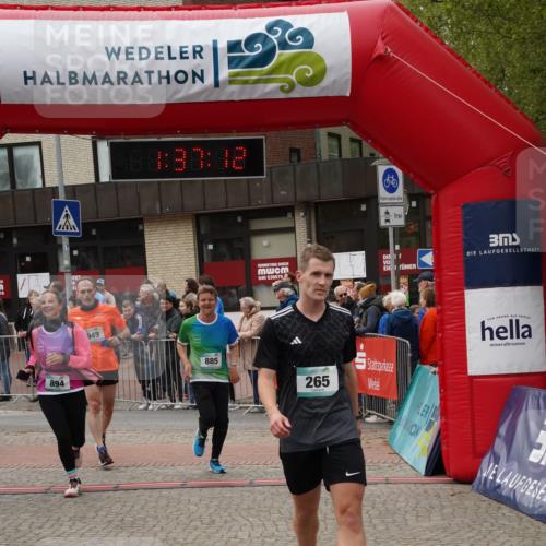 04.05.2025 - 8. Wedeler Halbmarathon Felixshl http://msf.ph/oto/7818145 04.05.2025 11:37:10 Ziel 265, 654, 885, 894, 949 meine-sportfotos.de