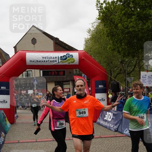 04.05.2025 - 8. Wedeler Halbmarathon Felixshl http://msf.ph/oto/7818148 04.05.2025 11:37:16 Ziel 746, 885, 894, 949, 986 meine-sportfotos.de