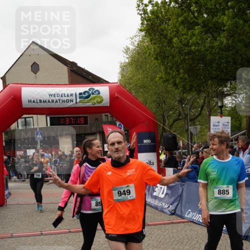 04.05.2025 - 8. Wedeler Halbmarathon Felixshl http://msf.ph/oto/7818150 04.05.2025 11:37:17 Ziel 746, 885, 949, 986 meine-sportfotos.de