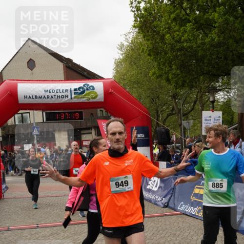 04.05.2025 - 8. Wedeler Halbmarathon Felixshl http://msf.ph/oto/7818151 04.05.2025 11:37:17 Ziel 746, 885, 949, 986 meine-sportfotos.de