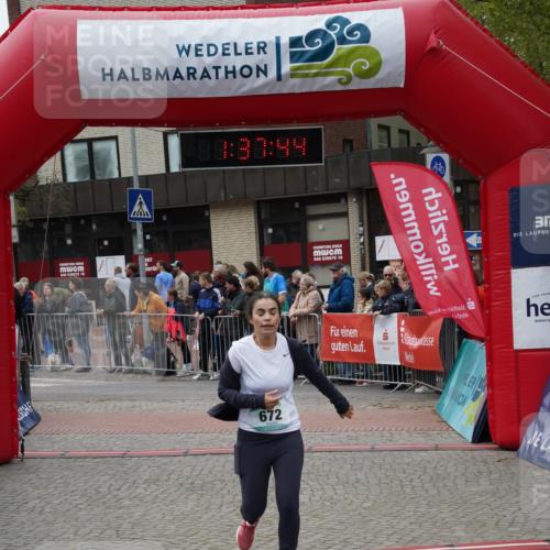 04.05.2025 - 8. Wedeler Halbmarathon Felixshl http://msf.ph/oto/7818195 04.05.2025 11:37:42 Ziel 436, 672, 1175 meine-sportfotos.de