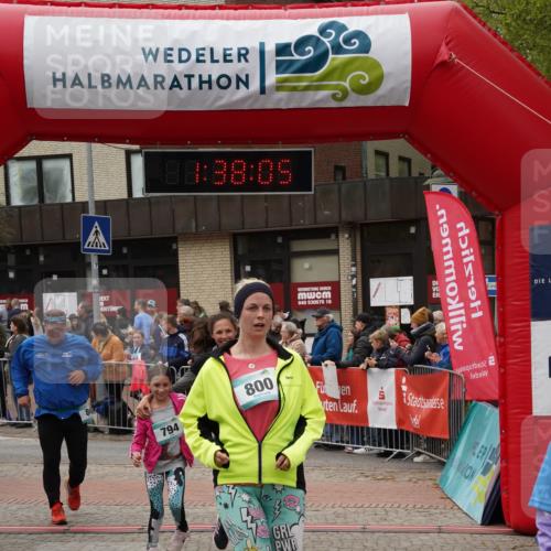 04.05.2025 - 8. Wedeler Halbmarathon Felixshl http://msf.ph/oto/7818221 04.05.2025 11:38:03 Ziel 86, 794, 795, 800, 838, 1194 meine-sportfotos.de