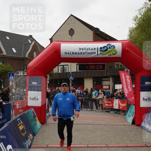 04.05.2025 - 8. Wedeler Halbmarathon Felixshl http://msf.ph/oto/7818231 04.05.2025 11:38:07 Ziel 86, 794, 795, 800, 1194 meine-sportfotos.de