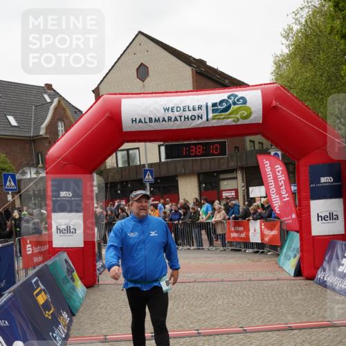 04.05.2025 - 8. Wedeler Halbmarathon Felixshl http://msf.ph/oto/7818236 04.05.2025 11:38:08 Ziel 86, 794, 795, 816, 1194 meine-sportfotos.de