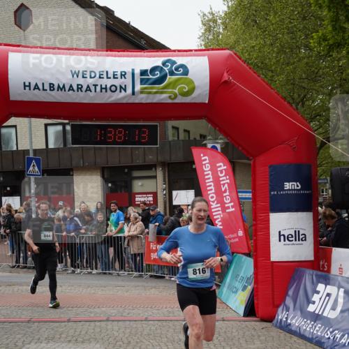 04.05.2025 - 8. Wedeler Halbmarathon Felixshl http://msf.ph/oto/7818239 04.05.2025 11:38:11 Ziel 816, 844, 920 meine-sportfotos.de