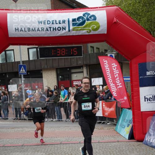 04.05.2025 - 8. Wedeler Halbmarathon Felixshl http://msf.ph/oto/7818244 04.05.2025 11:38:13 Ziel 816, 844, 920 meine-sportfotos.de