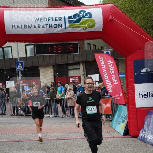 04.05.2025 - 8. Wedeler Halbmarathon Felixshl http://msf.ph/oto/7818245 04.05.2025 11:38:13 Ziel 816, 844, 920 meine-sportfotos.de